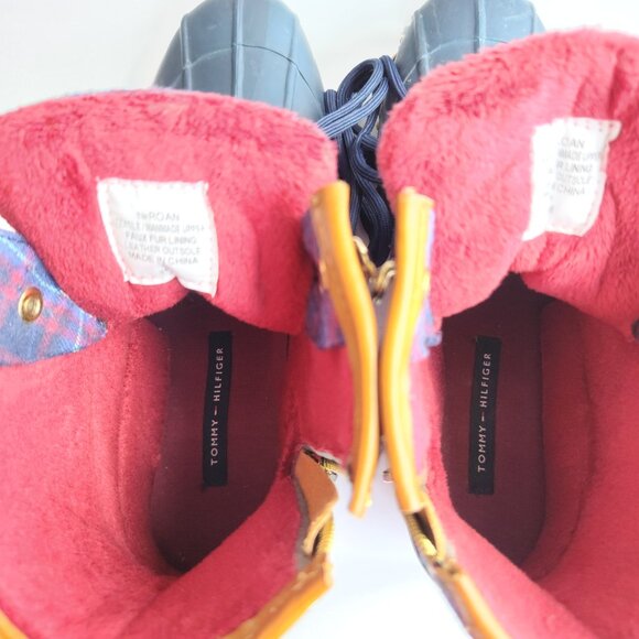 Tommy Hilfiger ROAN Size 9 Navy Plaid Lace Up Duck Boot Faux Fur Lined Rain Boot - Picture 10 of 11